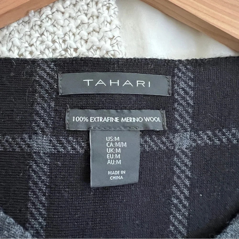 TAHARI Merino Wool Boxtop Sweater Size M